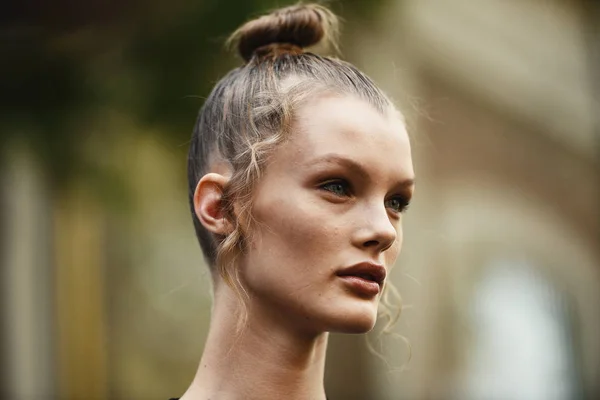 September 2018 Milan Italien Junges Model Posiert Nach Einer Modenschau — Stockfoto