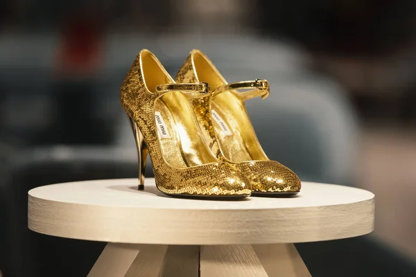 Sapatos de sale luxo para revenda