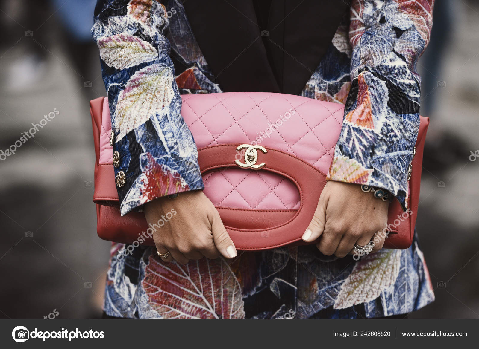 October 2018 Paris France Fashionable Girl Wearing Chanel Fashion – Stock Editorial © AGCreativeLab #242608520