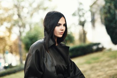 30 Eylül 2018: Paris, Fransa - etkileyen şık kıyafeti Paris moda haftası - Pfwss19 poz ile