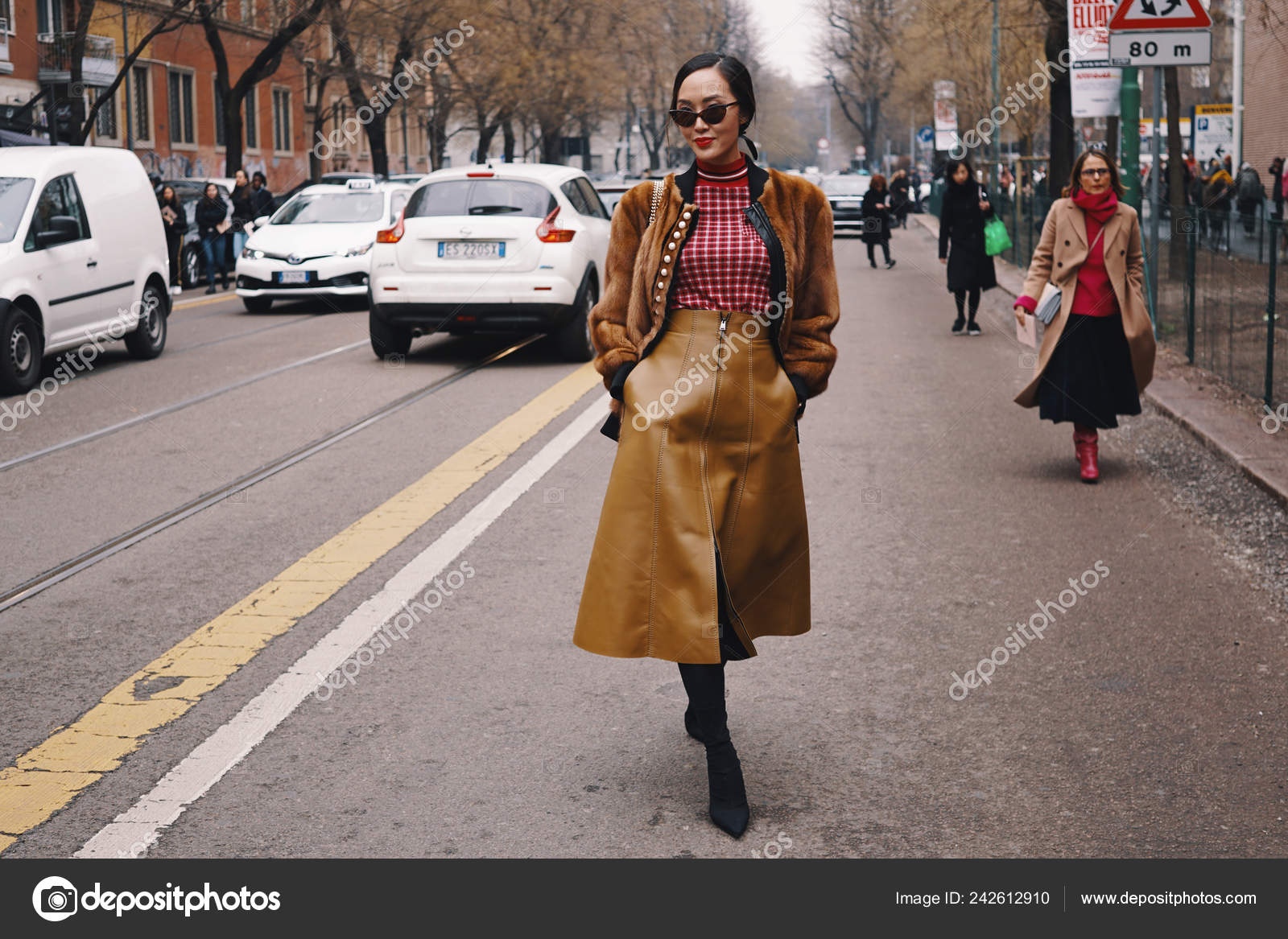 Milan Italy February 2018 Fashionable Girls Wearing Fendi Clothing Posing –  Stock Editorial Photo © AGCreativeLab #242612910
