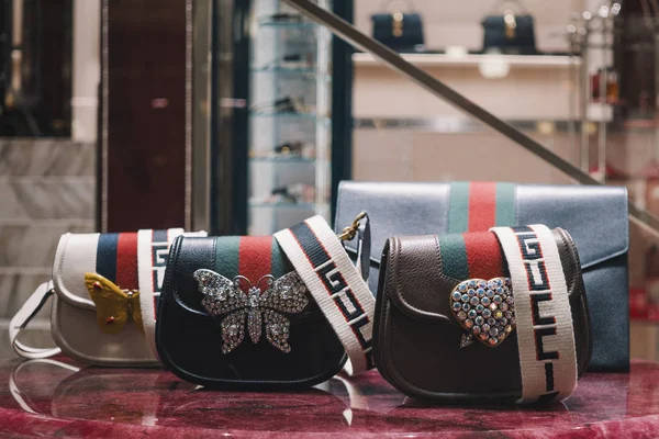 Milán Italia Febrero 2018 Bolsas Gucci Una Tienda Milán Concepto — Foto de Stock