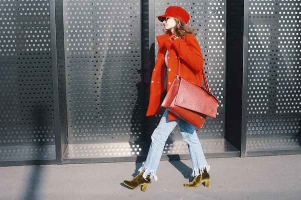 Milano Italia Febbraio 2018 Ragazze Alla Moda Posa Dopo Sfilata — Foto Stock