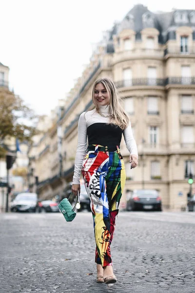 September 2018 Paris Frankrike Mode Påverkare Poserar Innan Modevisning Paris — Stockfoto