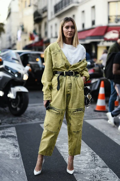 Septiembre 2018 París Francia Aparición Calle Durante Semana Moda París — Foto de Stock