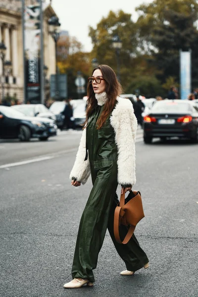 Ottobre 2018 Parigi Francia Influencer Con Outfit Alla Moda Posa — Foto Stock
