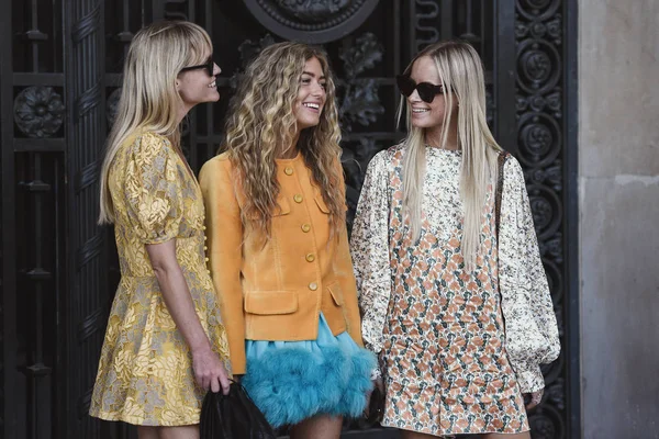 September 2018 Paris France Models Bloggers Influencers Fashionable Stylish Outfits — Stock Photo, Image