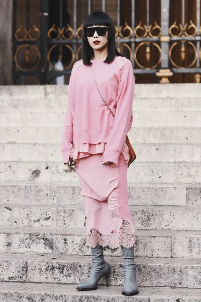 2018 フランス ファッション ウィーク中にストリート スタイルの服 Pfwss19 — ストック写真