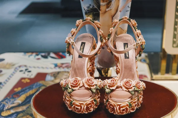 Milán Italia Febrero 2018 Dolce Gabbana Zapatos Lujo Una Tienda — Foto de Stock