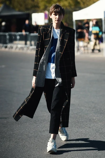 September 2018 Parijs Frankrijk Street Stijl Outfit Tijdens Paris Fashion — Stockfoto