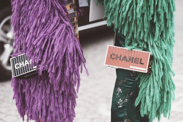 Oktober 2018 Paris Frankreich Modische Mädchen Mit Chanel Handtaschen Während — Stockfoto