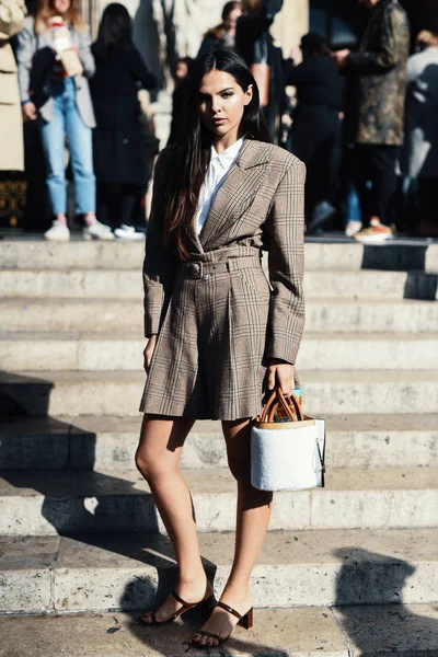 October 2018 Paris France Influencer Stylish Outfit Posing Paris Fashion — Stock Photo, Image