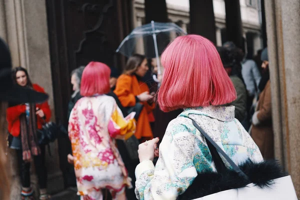 Milão Itália Fevereiro 2018 Aparições Moda Influenciadores Durante Milan Fashion — Fotografia de Stock