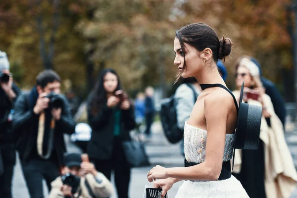 Outubro 2018 Paris França Influenciador Com Roupa Elegante Posando Durante — Fotografia de Stock