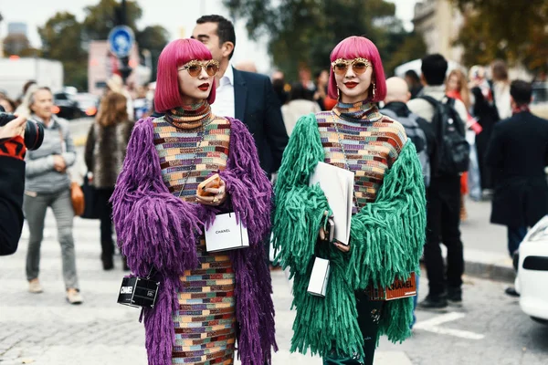 Oktober 2018 Paris Frankrijk Beïnvloeder Met Stijlvolle Outfit Poseren Tijdens — Stockfoto