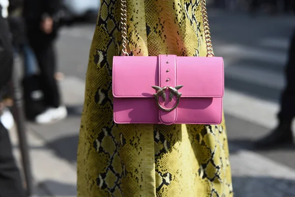 September 2018 Paris France Girl Wearing Stylish Hand Bag Fashion — Stock Photo, Image