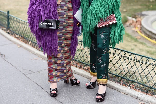 Oktober 2018 Paris Frankrike Fashionabla Flickor Med Chanel Handväskor Paris — Stockfoto