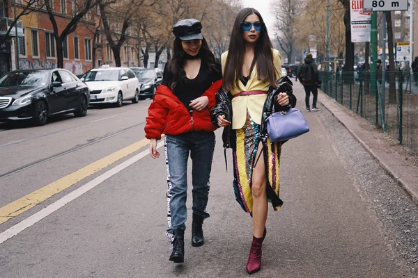 Milán Italia Febrero 2018 Modelos Bloggers Influencers Con Aspecto Moderno — Foto de Stock