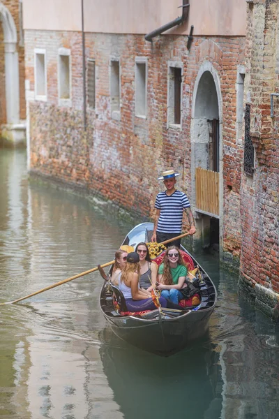 Veneza Itália Maio 2018 Canal Com Gôndolas Veneza Itália — Fotografia de Stock