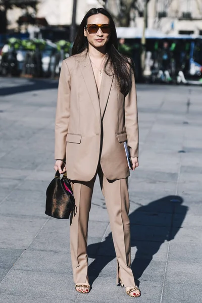 Paris França Fevereiro 2019 Roupa Estilo Rua Pessoa Moda Após — Fotografia de Stock