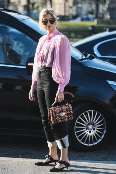 Paris Frankrike Februari 2019 Influencer Xenia Adonts Inför Mode Visning — Stockfoto
