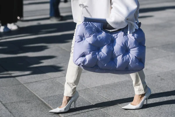 フランス 月27日 2019 ストリートスタイルの服 ティファニースーはパリファッションウィーク中のファッションショーの前に Pfwfw19 — ストック写真