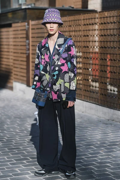 フランス 2019 ストリート スタイルの服 ファッション ウィーク Pfwfw19 中にファッションショー後のファッショナブルな人 — ストック写真