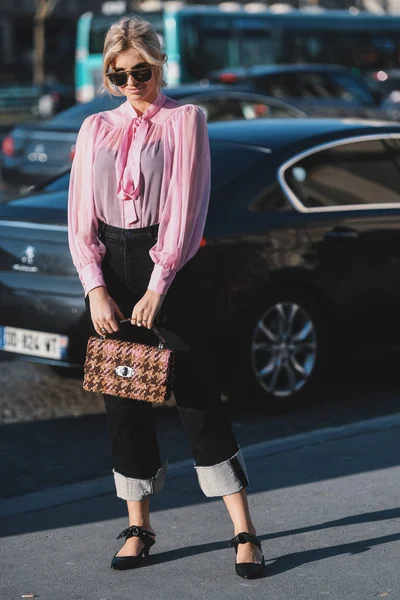 Paris Frankrijk Februari 2019 Street Stijl Outfit Vóór Een Modeshow — Stockfoto