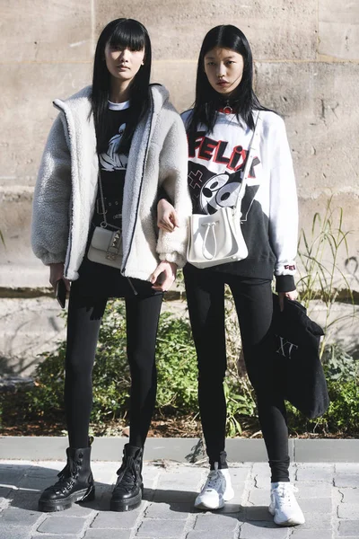 フランス 2019 ストリート スタイルの服 ファッション ウィーク Pfwfw19 中にファッションショー後のファッショナブルな人 — ストック写真