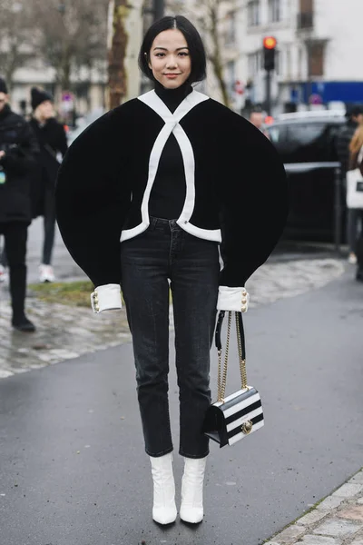 法国巴黎 2019年3月1日 街头风格服装 巴黎时装周期间时装秀前的曹洋友 — 图库照片