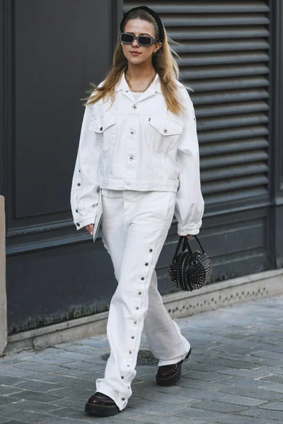 Paris Frankreich Februar 2019 Streetstyle Outfit Vor Einer Modenschau Während — Stockfoto