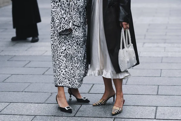 Paris Fransa Mart 2019 Sokak Stil Kıyafeti Süslü Ayakkabılar Ayrıntılı — Stok fotoğraf