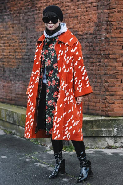 フランス 月01 2019 ストリートスタイルの衣装 パリファッションウィーク中のファッションショーの前に緑 Pfwfw19 — ストック写真