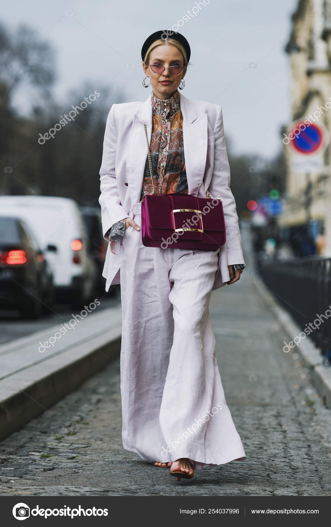 Leonie Hanne street style outfit during Etro Fashion Show at Milan Fashion  Week Fall/Winter 2022 woman collections Stock Photo - Alamy