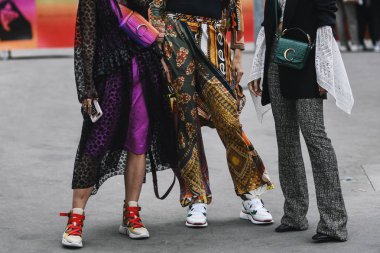 Paris, Fransa - 28 Şubat 2019: Chloe çanta ayrıntılı bir defile sırasında Paris moda haftası - Pfwfw19 önce