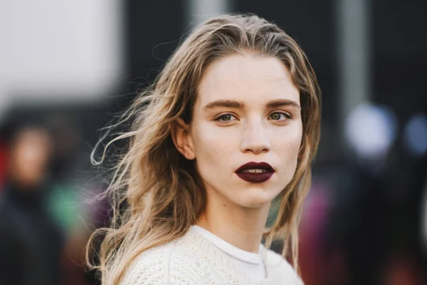 París Francia Febrero 2019 Traje Calle Candance Mariemodel Antes Desfile —  Fotos de Stock