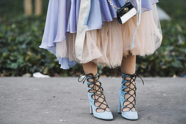 フランス 2019 ストリート スタイルの服 靴ファッション前に詳細に表示パリ ファッション ウィーク Pfwfw19 — ストック写真