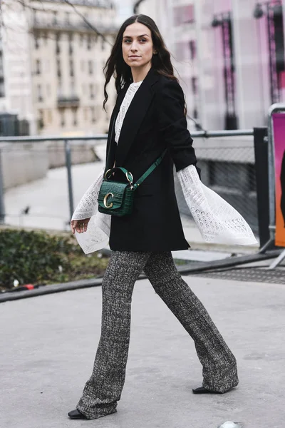 Paris Frankreich Februar 2019 Streetstyle Outfit Erika Boldrin Vor Einer — Stockfoto