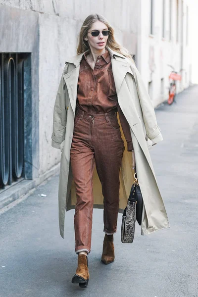 Milano Italien Februari 2019 Street Style Kvinna Klädd Kristen Dior — Stockfoto