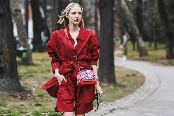 Milan Italy February 2019 Street Style Influencer Leonie Hanne Fashion — Stock Photo, Image