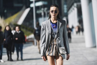 Milano, İtalya - 22 Şubat 2019: Sokak stili - Influencer Mary Leest Milano Moda Haftası sırasında bir defile sonra - Mfwfw19