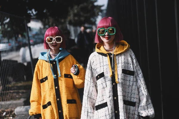 ミラノ イタリア 2019年2月20日 ストリートスタイルの衣装 ミラノファッションウィーク中のファッションショーの前に鈴木亜美と鈴木彩 Mfwfw19 — ストック写真