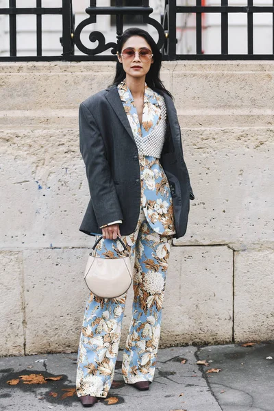 Parijs Frankrijk Maart 2019 Streetstyle Outfit Een Modeshow Tijdens Paris — Stockfoto