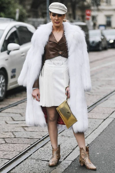 Milan Italië Februari 2019 Streetstyle Outfits Voor Een Modeshow Tijdens — Stockfoto