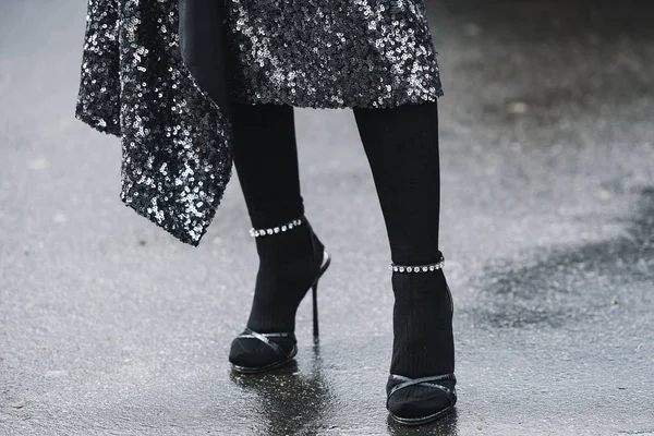 Париж Франция Марта 2019 Года Уличный Стиль Элегантная Обувь После — стоковое фото