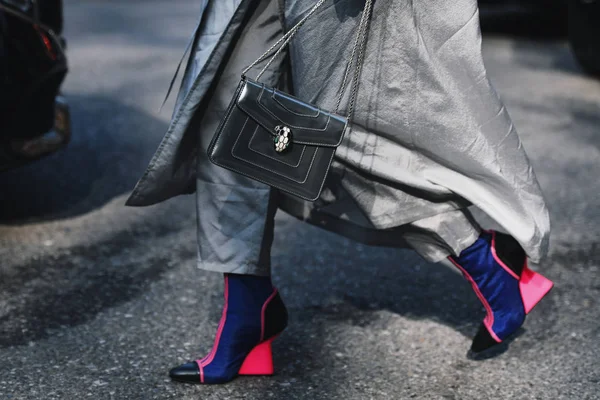 意大利米兰 2019年2月21日 米兰时装周期间时装秀后街头风格靴子细节 Mfwfw19 — 图库照片