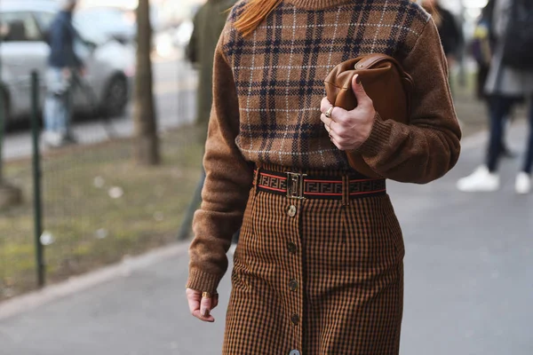 Milan Olaszország Február 2019 Street Style Fendi Részletesen Után Divatbemutató — Stock Fotó