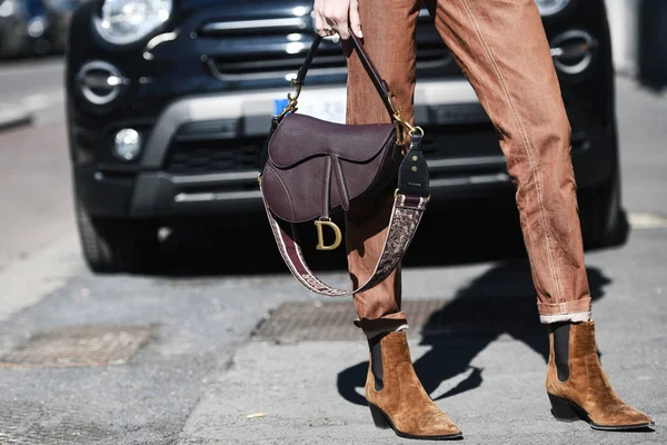 Mailand Italien Februar 2019 Streetstyle Detail Einer Christlichen Dior Handtasche — Stockfoto