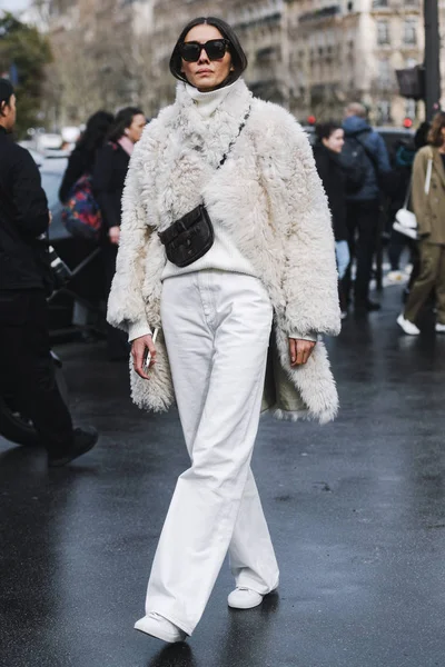 フランス 2019年3月05日 パリファッションウィーク中のファッションショーの後にストリートスタイルの衣装ジュリーペリパス Pfwfw19 — ストック写真