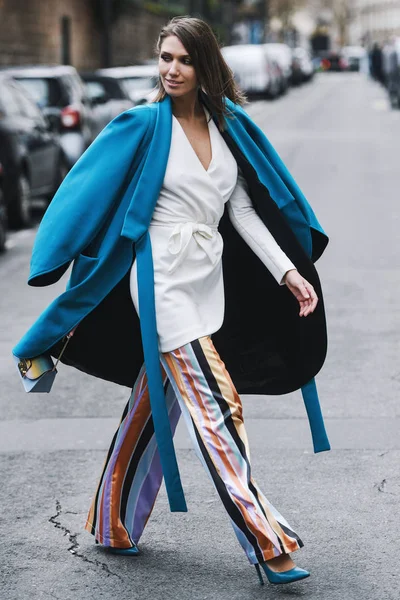 Paris Frankrike Mars 2019 Street Style Outfit Landiana Cerciu Efter — Stockfoto